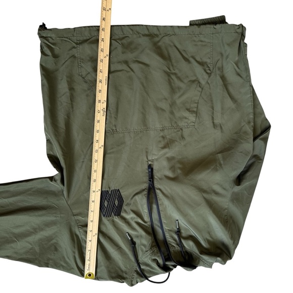 Mayweather Boxing Fitness Olive Green Windbreaker Jacket with Front Pocket - Picture 12 of 13